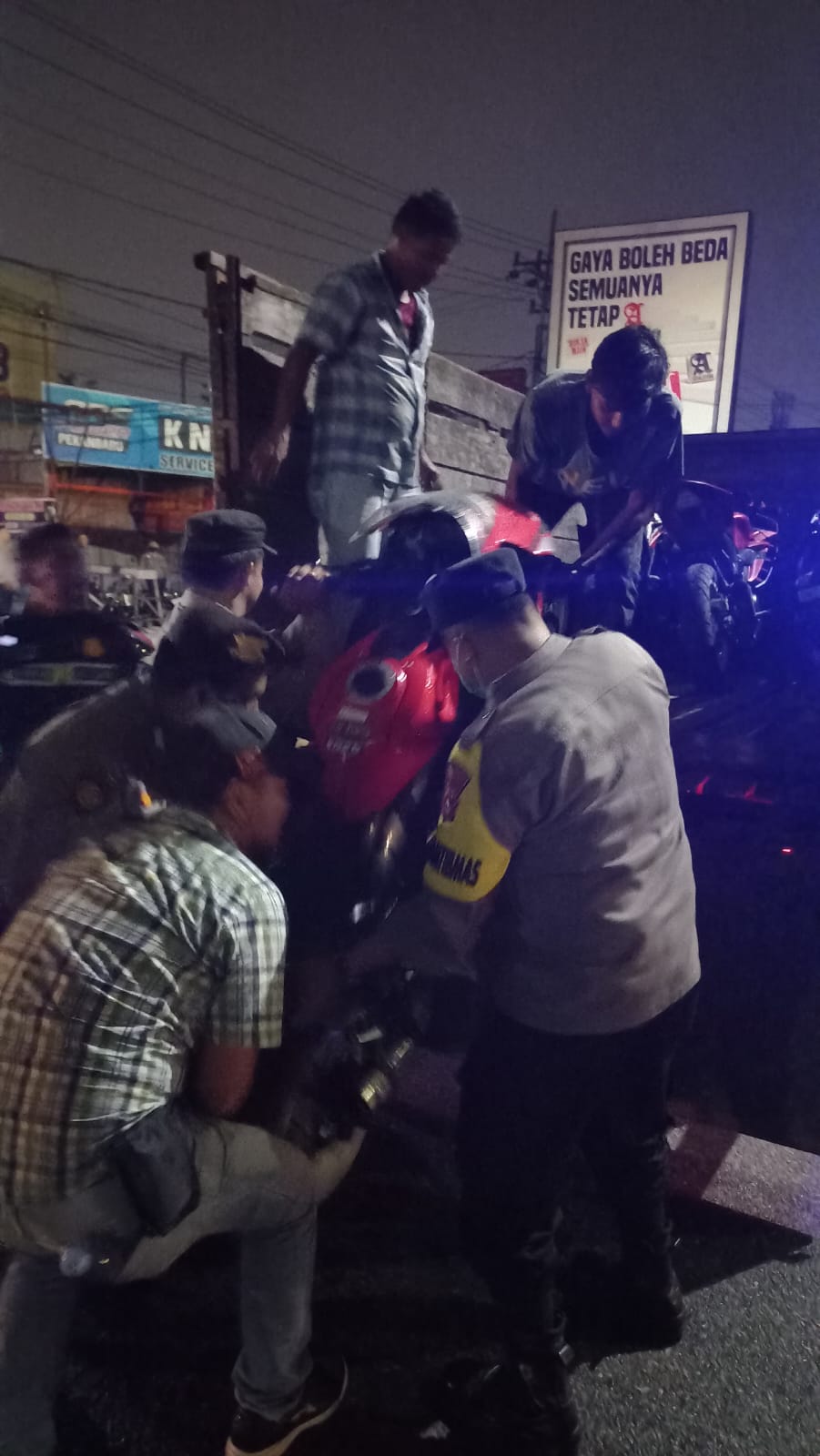 Razia Balap Liar Jalanan, 21 Unit Sepeda Motor Berhasil Diamankan Tim Gabungan dari Polsek Bukit Raya, Polsek Tenayan Raya dan Polsek Senapelan.